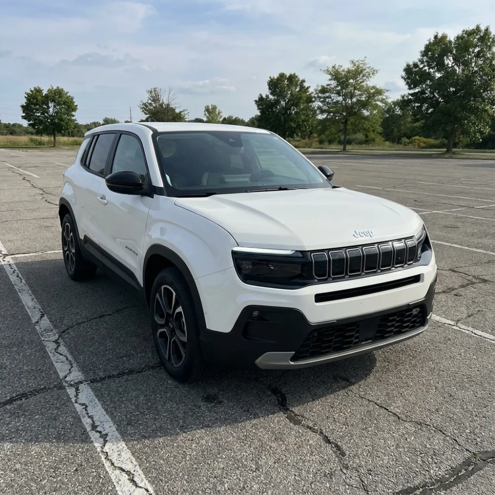 Jeep Avenger kiralama — Hemen Arabam